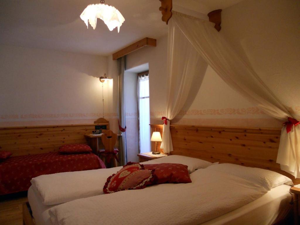 Hotel Garni Salvanel 卡瓦莱塞 客房 照片