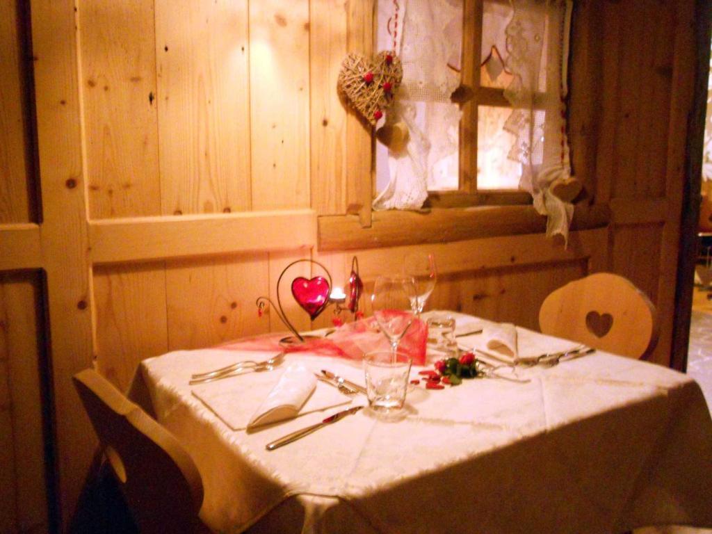 Hotel Garni Salvanel 卡瓦莱塞 外观 照片
