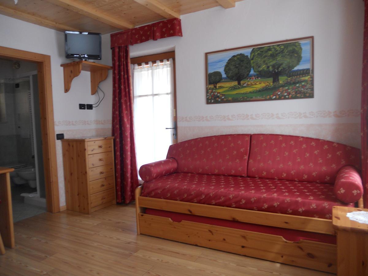 Hotel Garni Salvanel 卡瓦莱塞 外观 照片