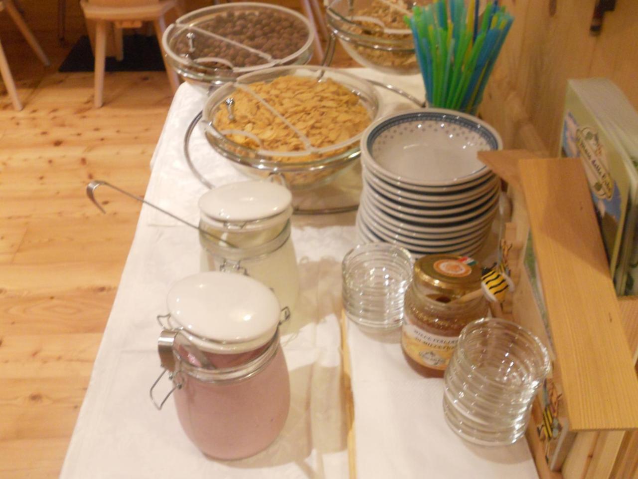 Hotel Garni Salvanel 卡瓦莱塞 外观 照片