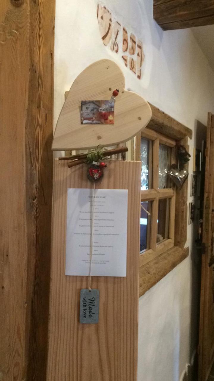 Hotel Garni Salvanel 卡瓦莱塞 外观 照片