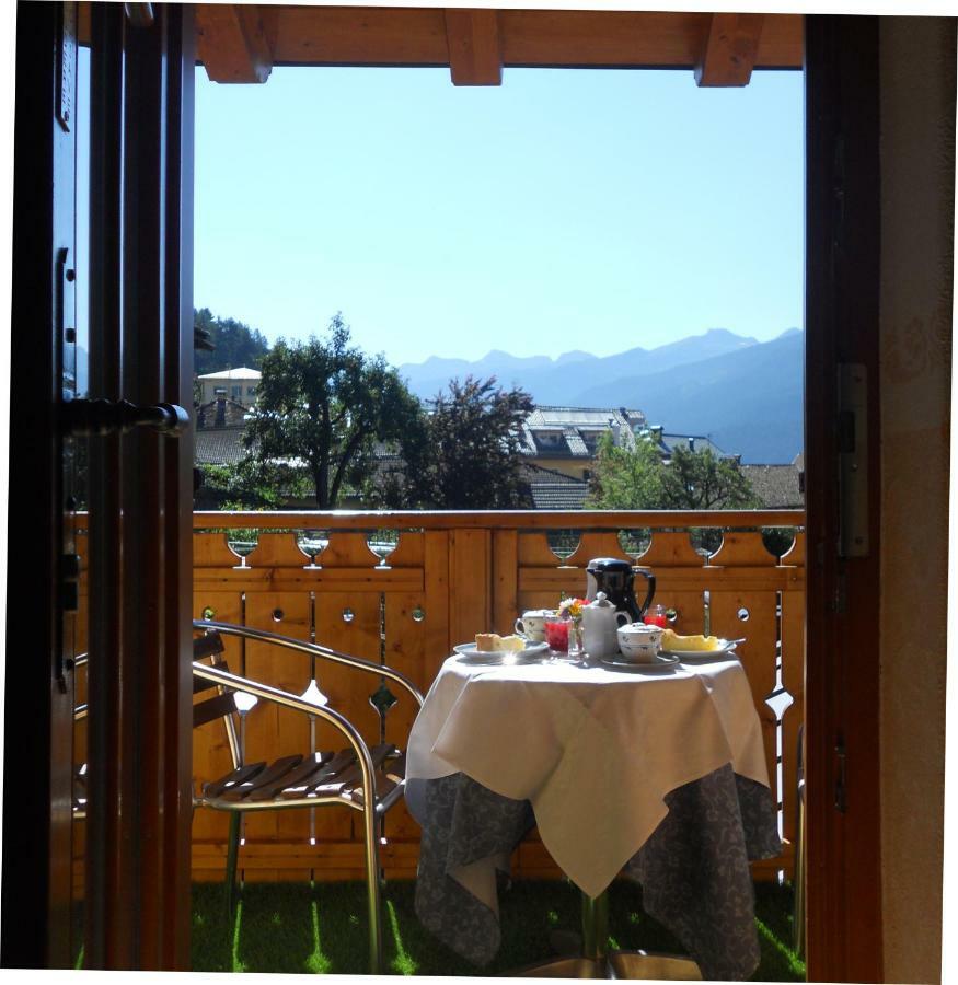 Hotel Garni Salvanel 卡瓦莱塞 外观 照片
